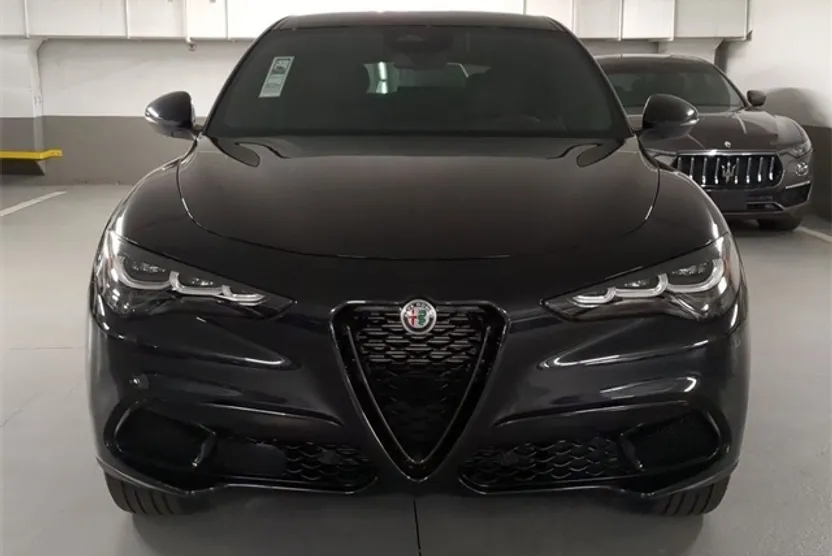 2025 Alfa Romeo Stelvio Sprint Base photo 1