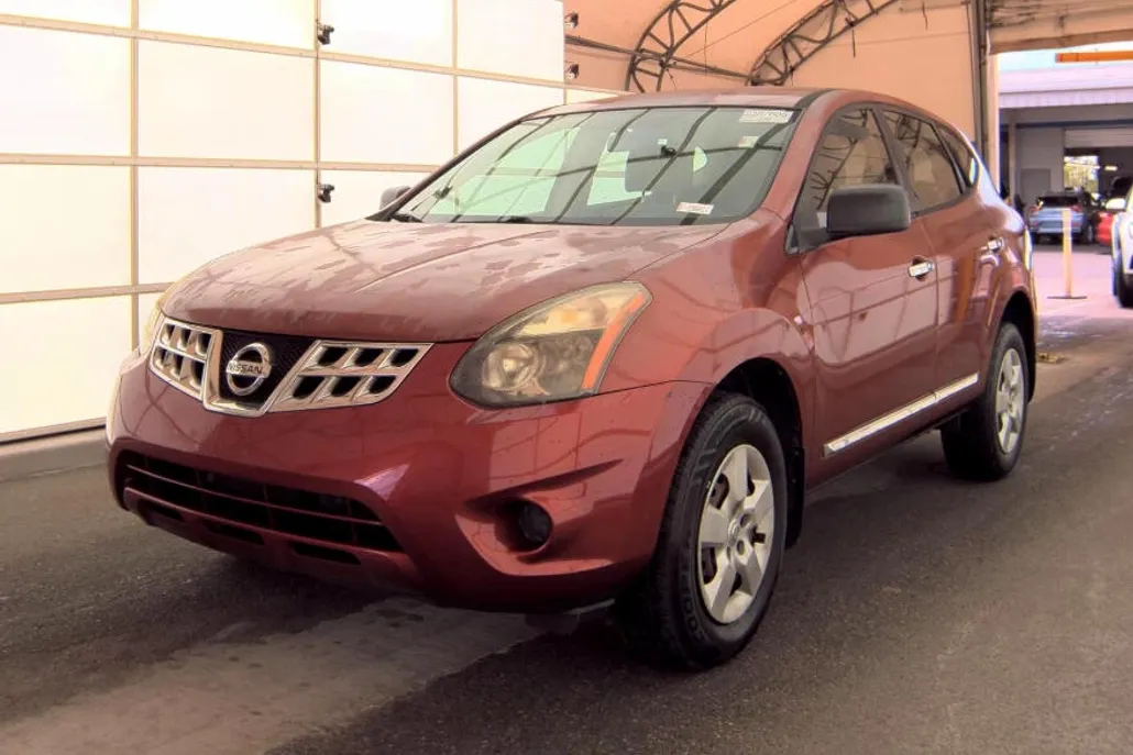2014 Nissan Rogue Select S photo 1