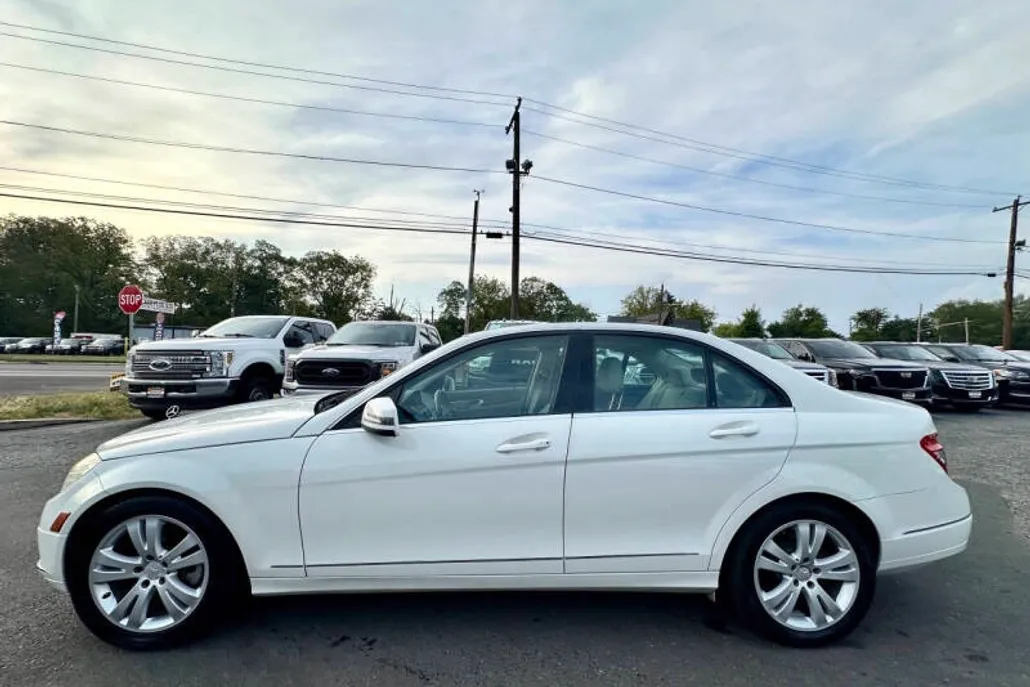 2010 Mercedes Benz C 300 Luxury 4MATIC photo 1