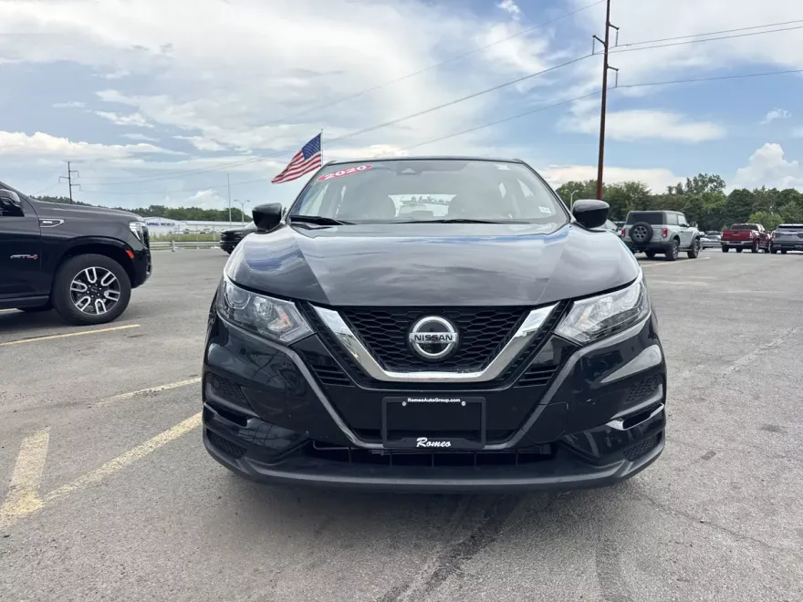 2020 Nissan Rogue Sport S photo 1