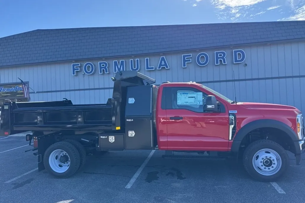 2024 Ford F-450 photo 1