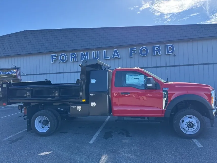 2024 Ford F-450 photo 1