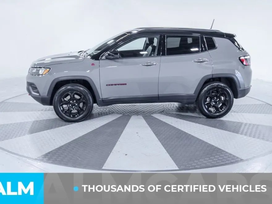 2024 Jeep Compass Trailhawk photo 1