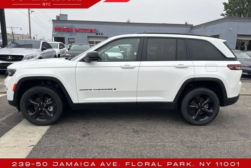 2023 Jeep Grand Cherokee Limited photo 1