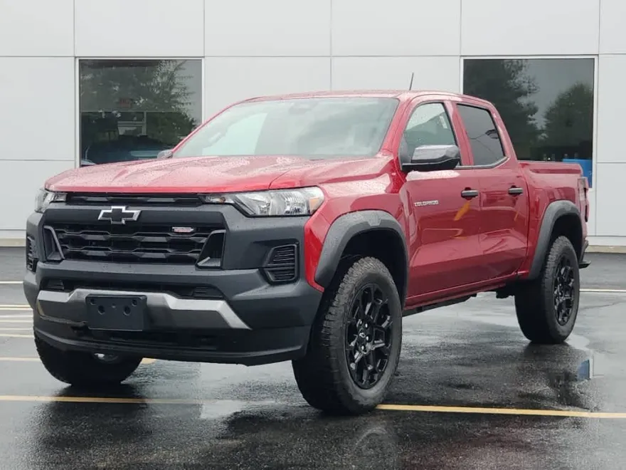 2025 Chevrolet Colorado Trail Boss photo 1