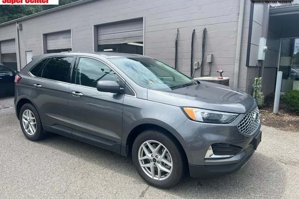 2023 Ford Edge Titanium photo 1