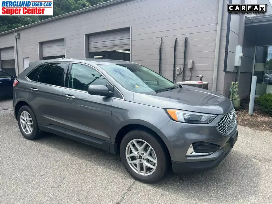 2023 Ford Edge Titanium photo 1