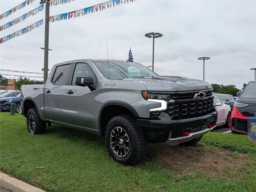 2024 Chevrolet Silverado 1500 ZR2 photo 1