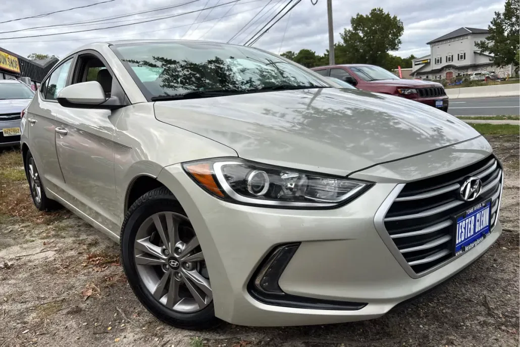 2017 Hyundai Elantra Value Edition photo 1