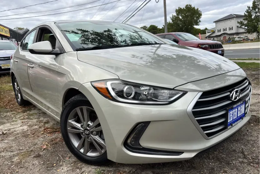 2017 Hyundai Elantra Value Edition photo 1