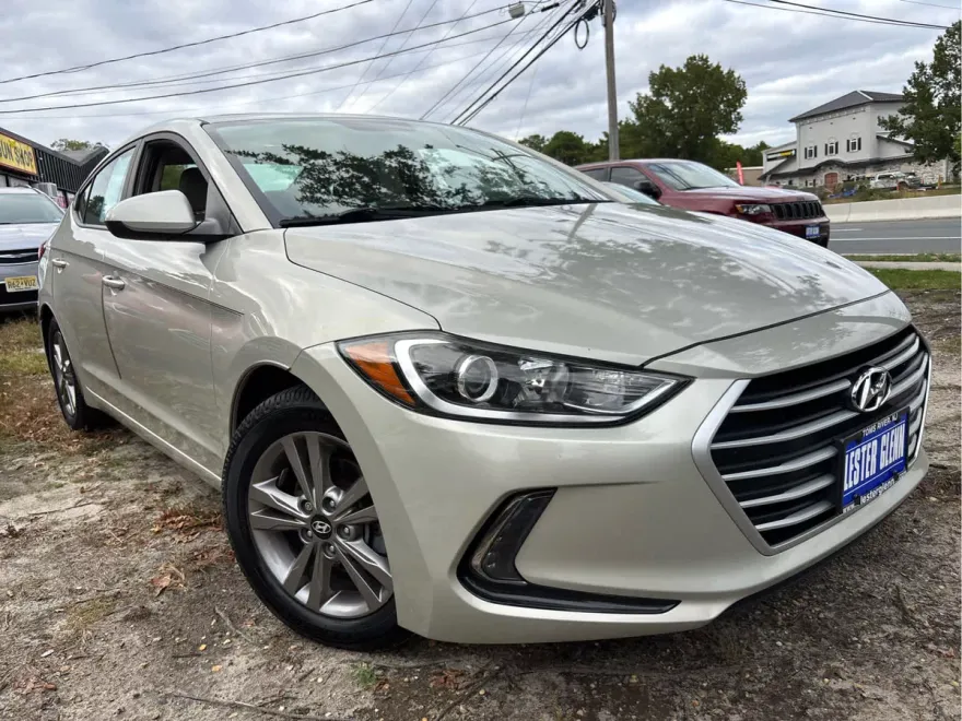 2017 Hyundai Elantra Value Edition photo 1