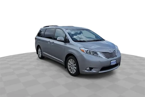 2015 Toyota Sienna Limited Premium photo 2