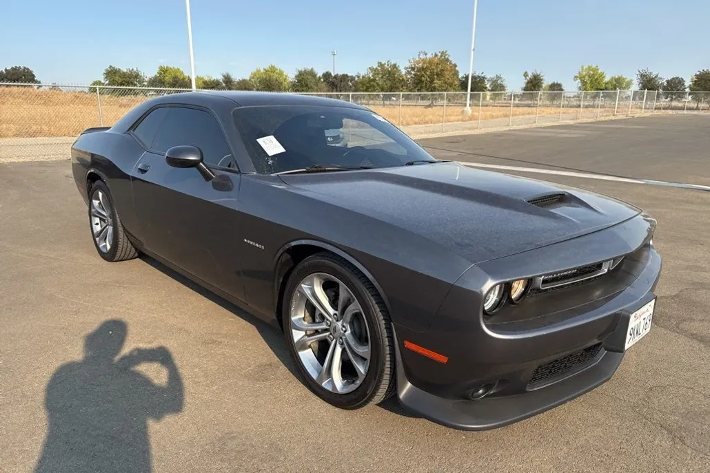 2021 Dodge Challenger R/T photo 1