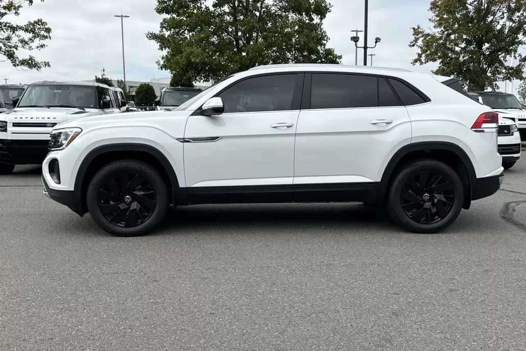 2026 Volkswagen Atlas Cross Sport SE Technology photo 1