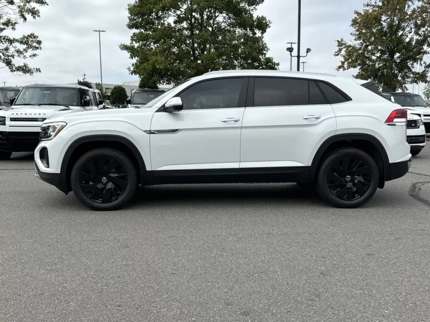 2026 Volkswagen Atlas Cross Sport SE Technology photo 1