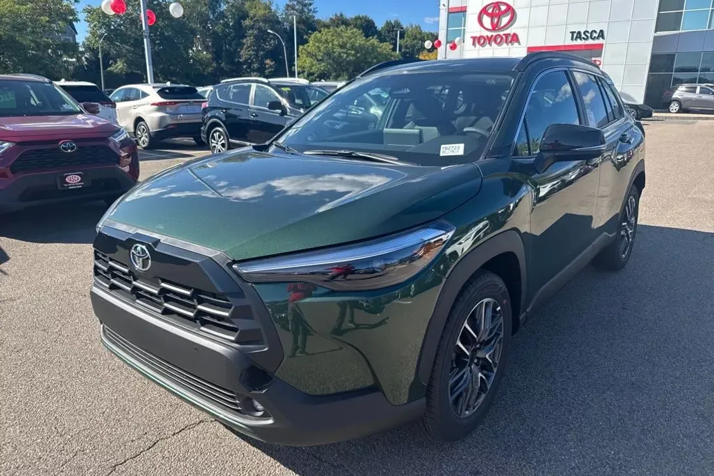 2026 Toyota Corolla Cross XLE photo 1