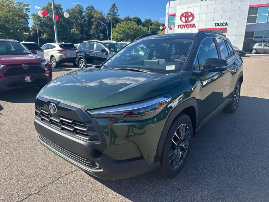 2026 Toyota Corolla Cross XLE photo 1