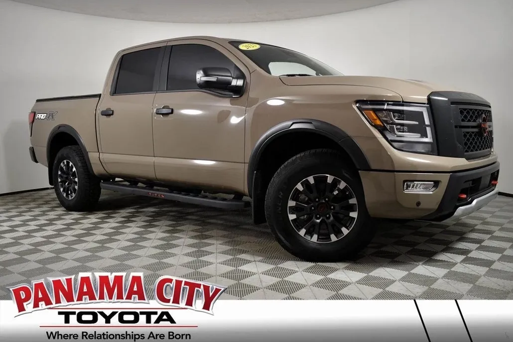 2023 Nissan Titan PRO-4X photo 1