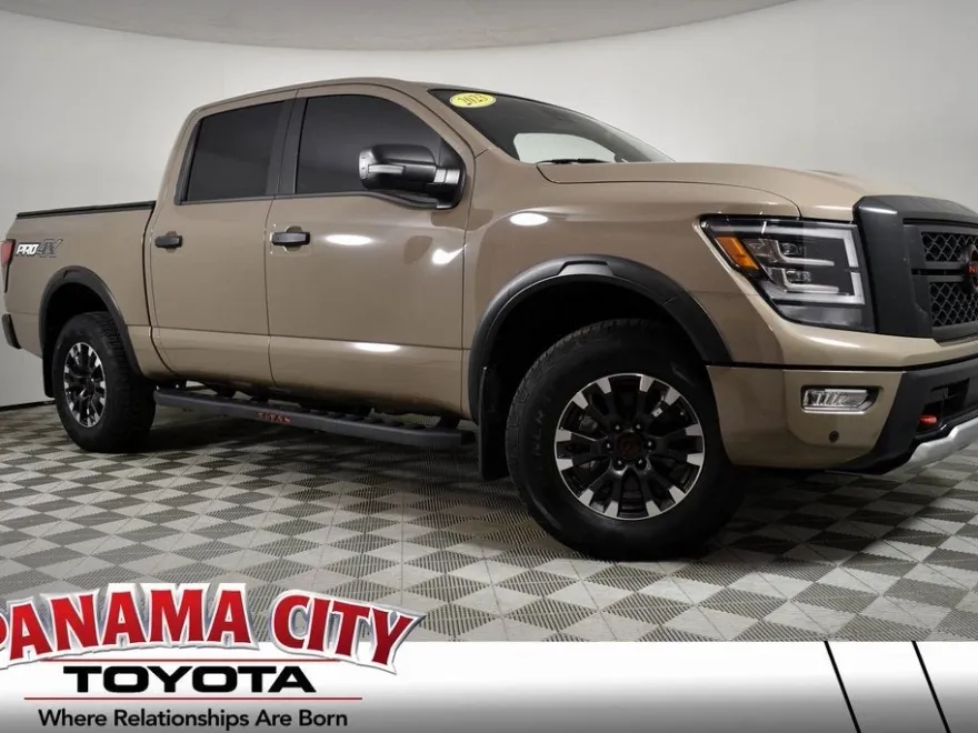 2023 Nissan Titan PRO-4X photo 1