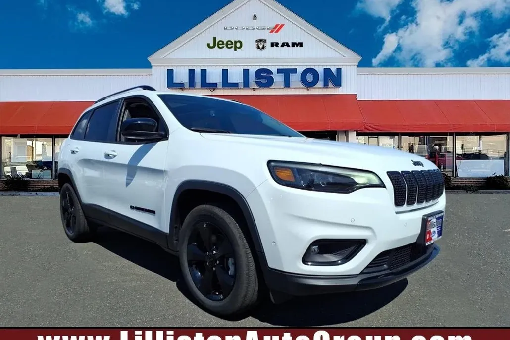 2023 Jeep Cherokee Altitude Lux photo 1