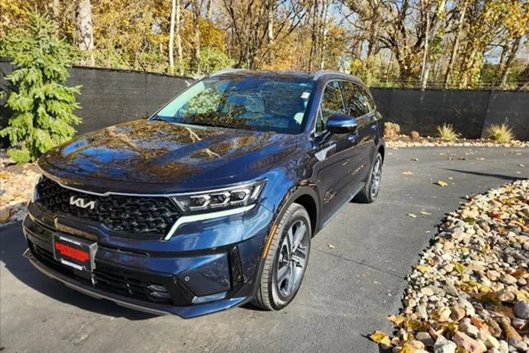 2022 Kia Sorento Plug-In Hybrid SX photo 1