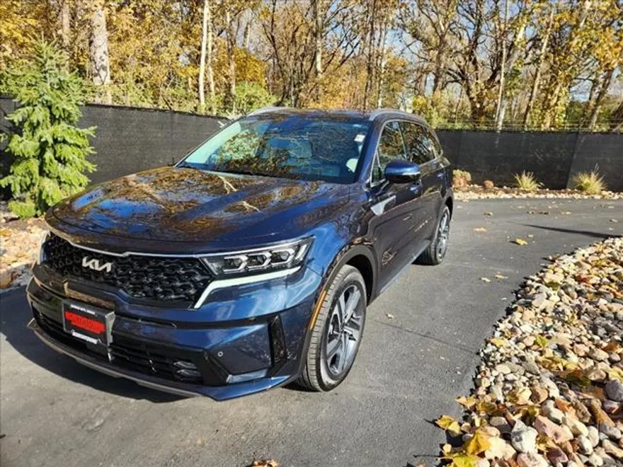 2022 Kia Sorento Plug-In Hybrid SX photo 1