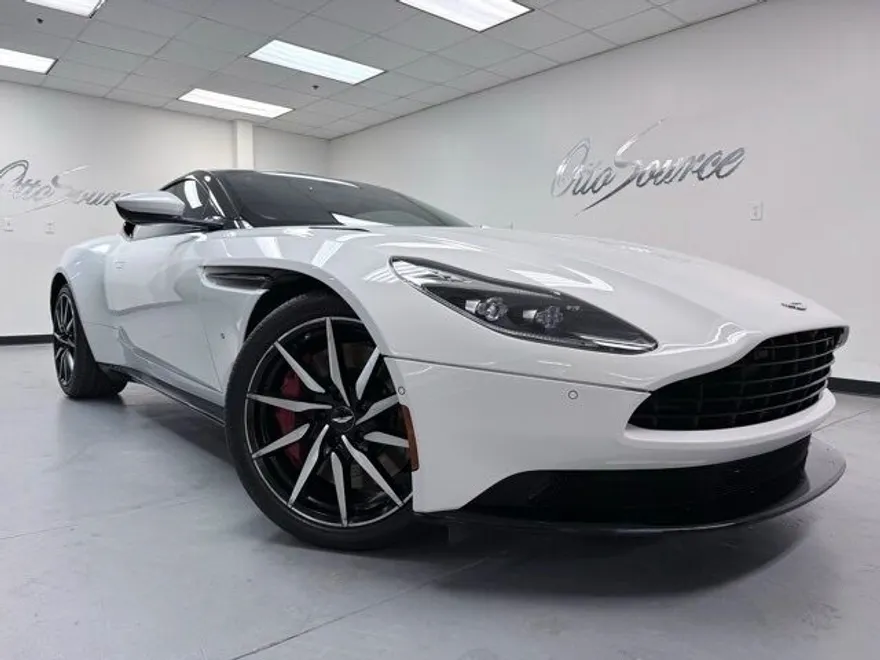 2017 Aston Martin DB11 AM5 photo 1