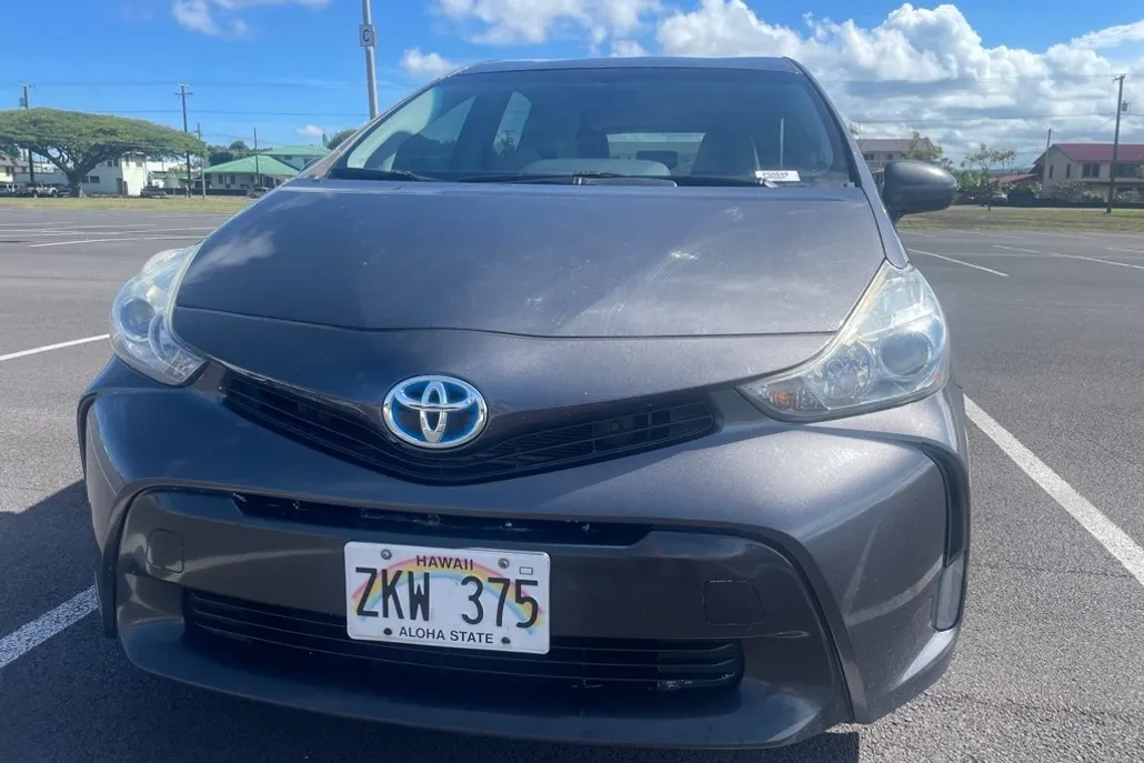 2016 Toyota Prius V Five photo 1