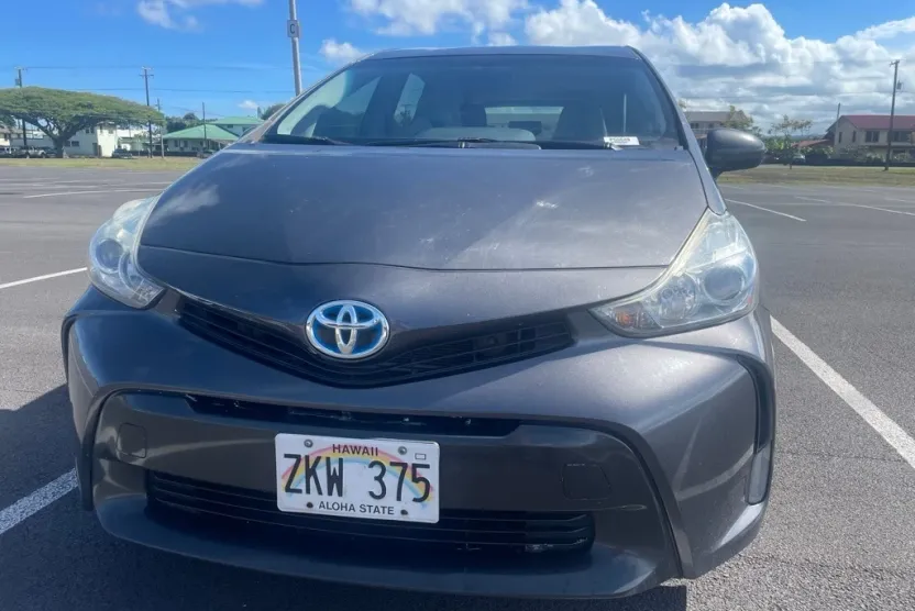 2016 Toyota Prius V Five photo 1