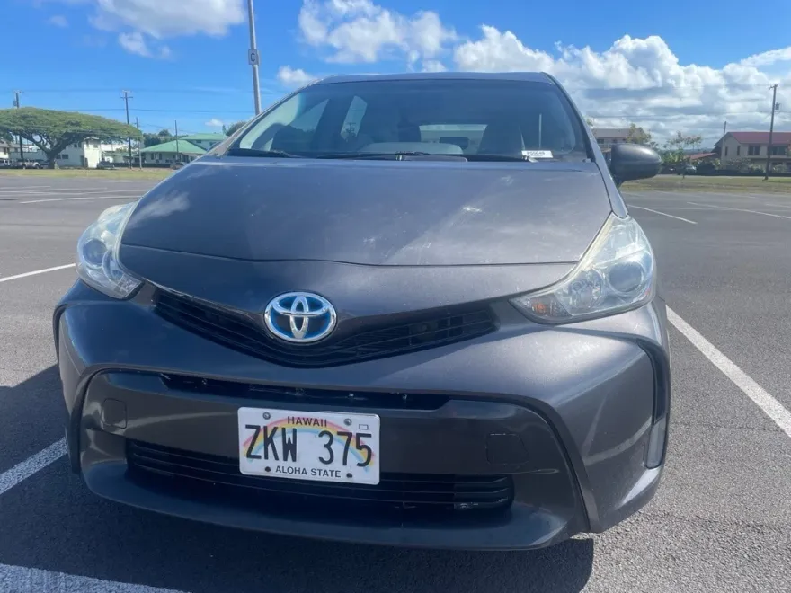2016 Toyota Prius V Five photo 1
