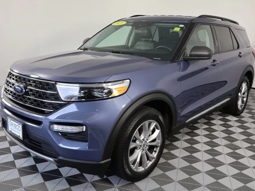 2021 Ford Explorer XLT photo 1