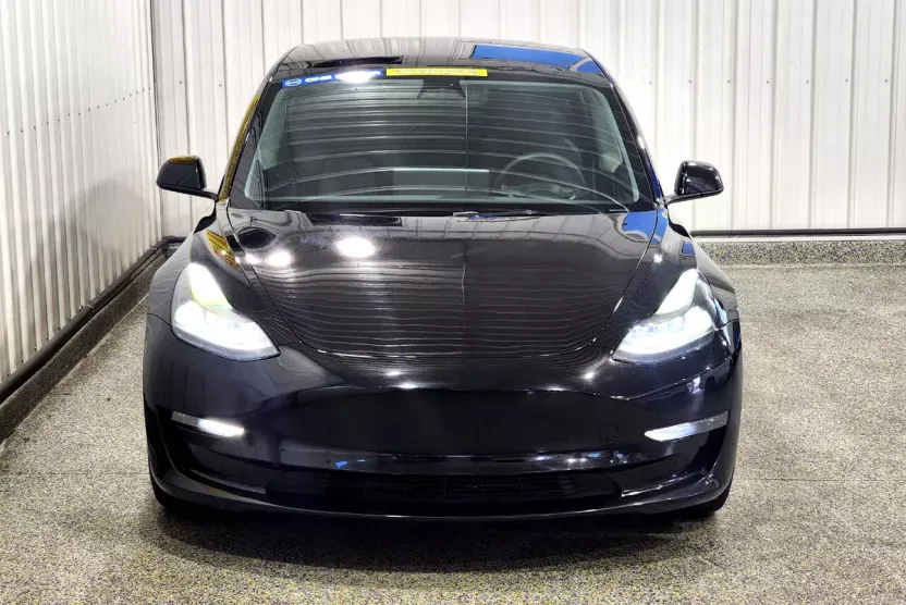 2023 Tesla Model 3 Long Range photo 1