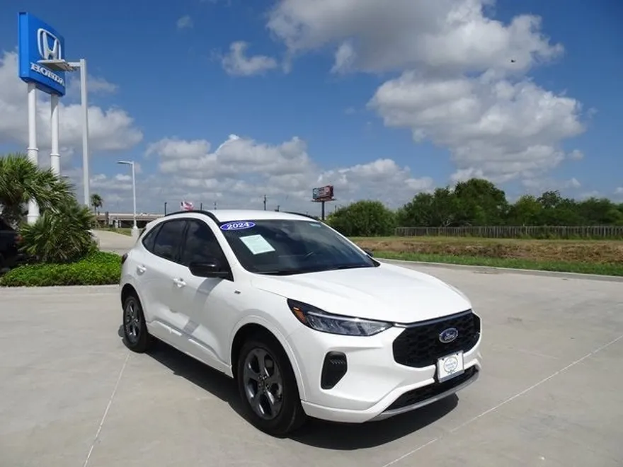 2024 Ford Escape ST-Line photo 1