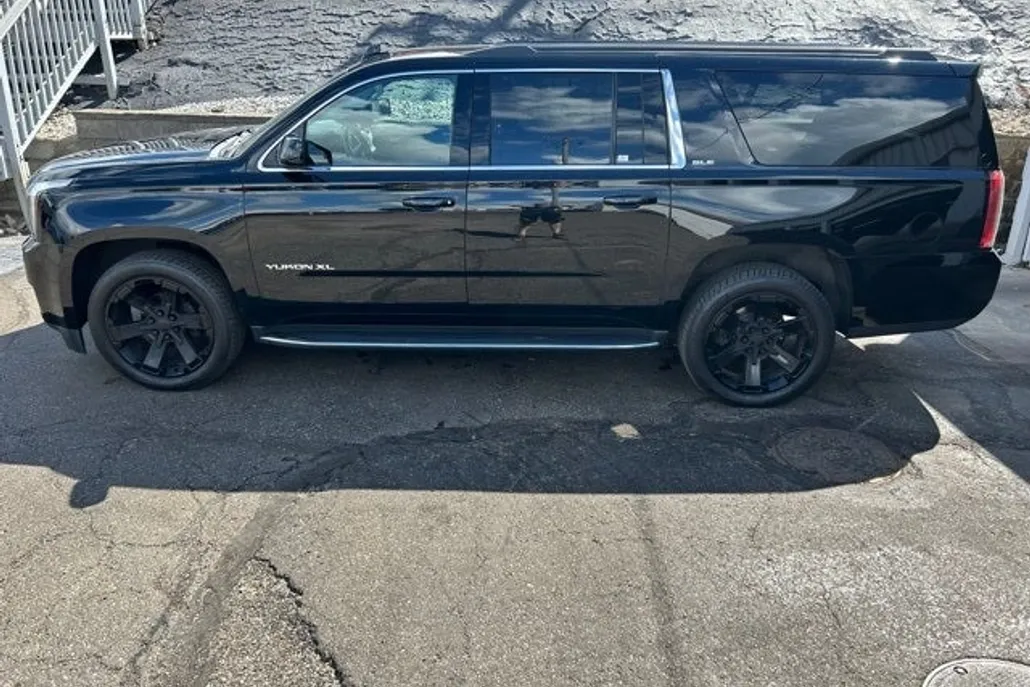 2020 Gmc Yukon XL SLE photo 1
