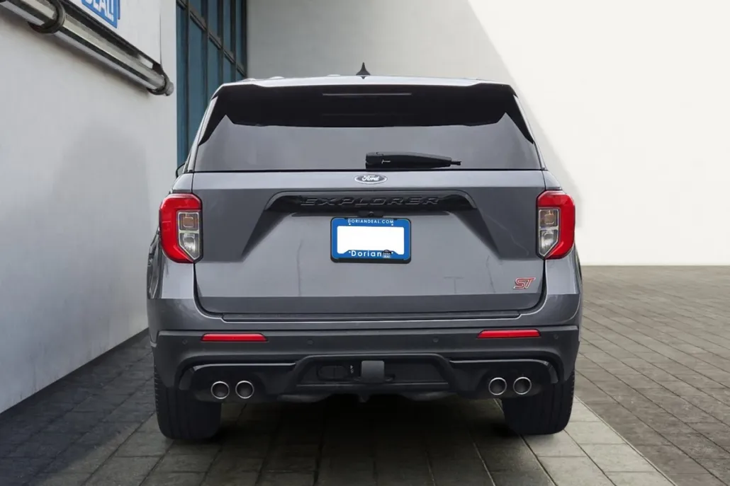 2022 Ford Explorer ST photo 1