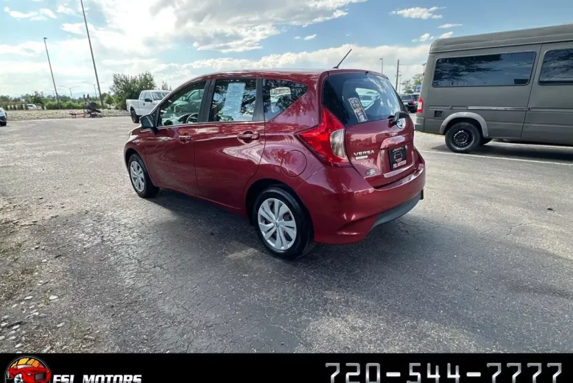 2019 Nissan Versa Note SV photo 1