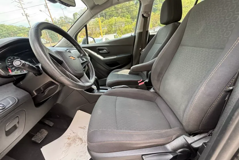 2018 Chevrolet Trax LS photo 1
