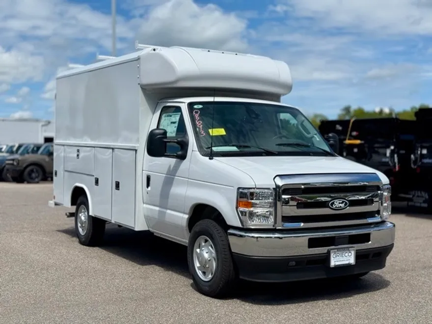 2026 Ford E-350 Base photo 1