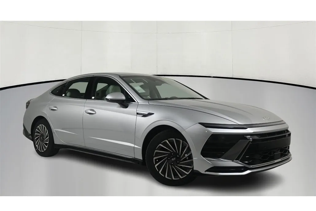 2025 Hyundai Sonata Hybrid SEL photo 1