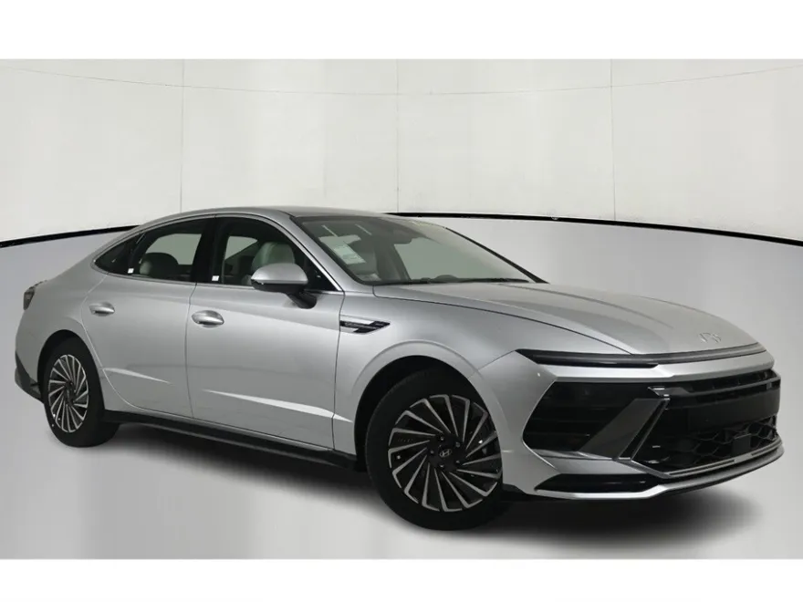 2025 Hyundai Sonata Hybrid SEL photo 1