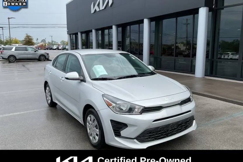 2023 Kia Rio LX photo 1
