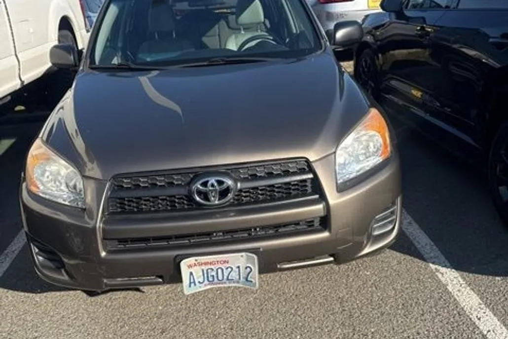 2011 Toyota RAV4 Base photo 1