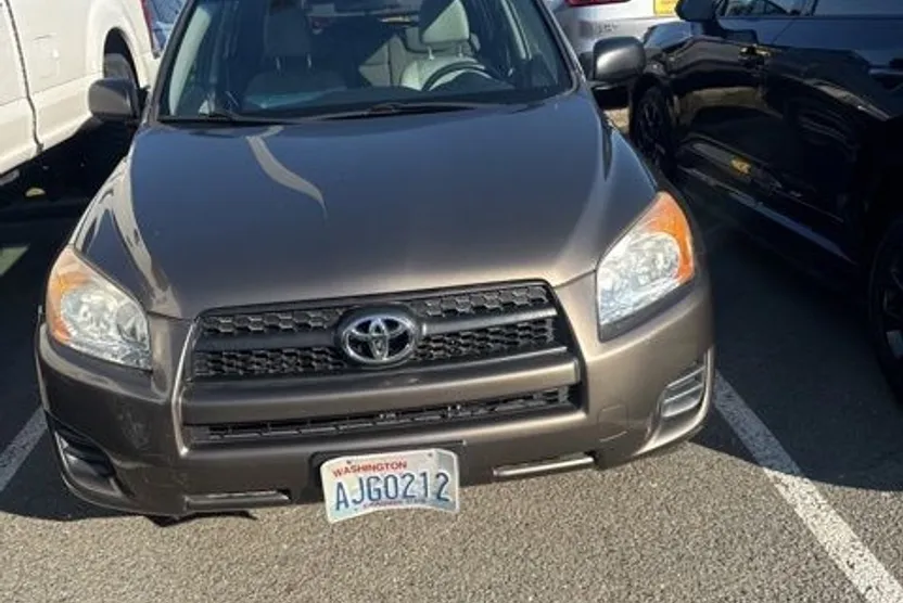 2011 Toyota RAV4 Base photo 1
