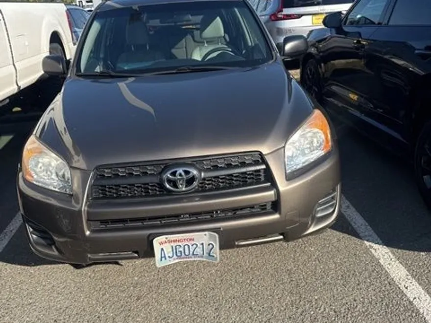 2011 Toyota RAV4 Base photo 1