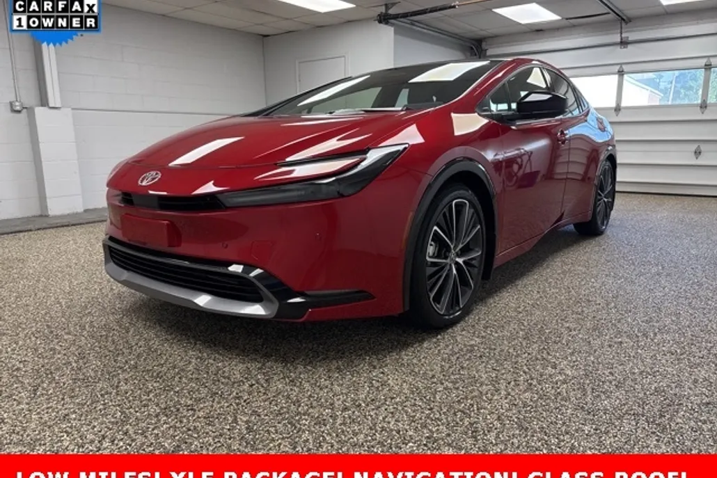 2024 Toyota Prius XLE photo 1