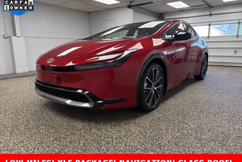 2024 Toyota Prius XLE photo 1