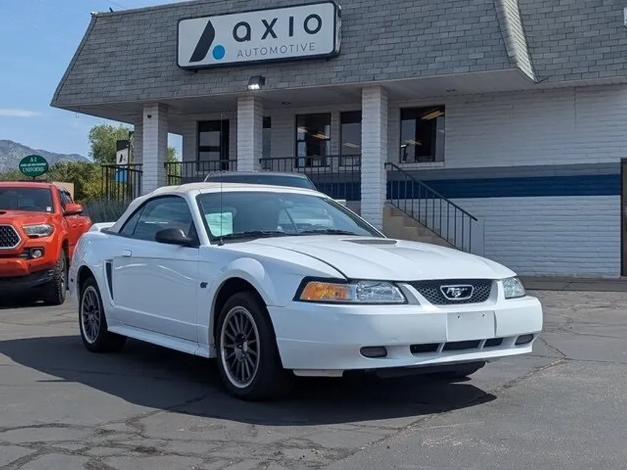 2000 Ford Mustang GT photo 1