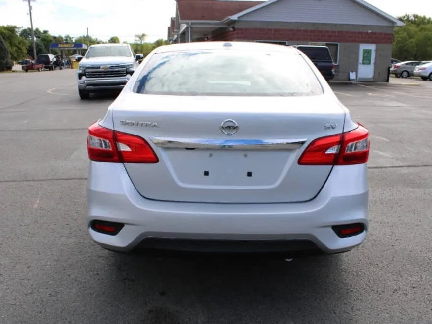 2019 Nissan Sentra SV photo 1