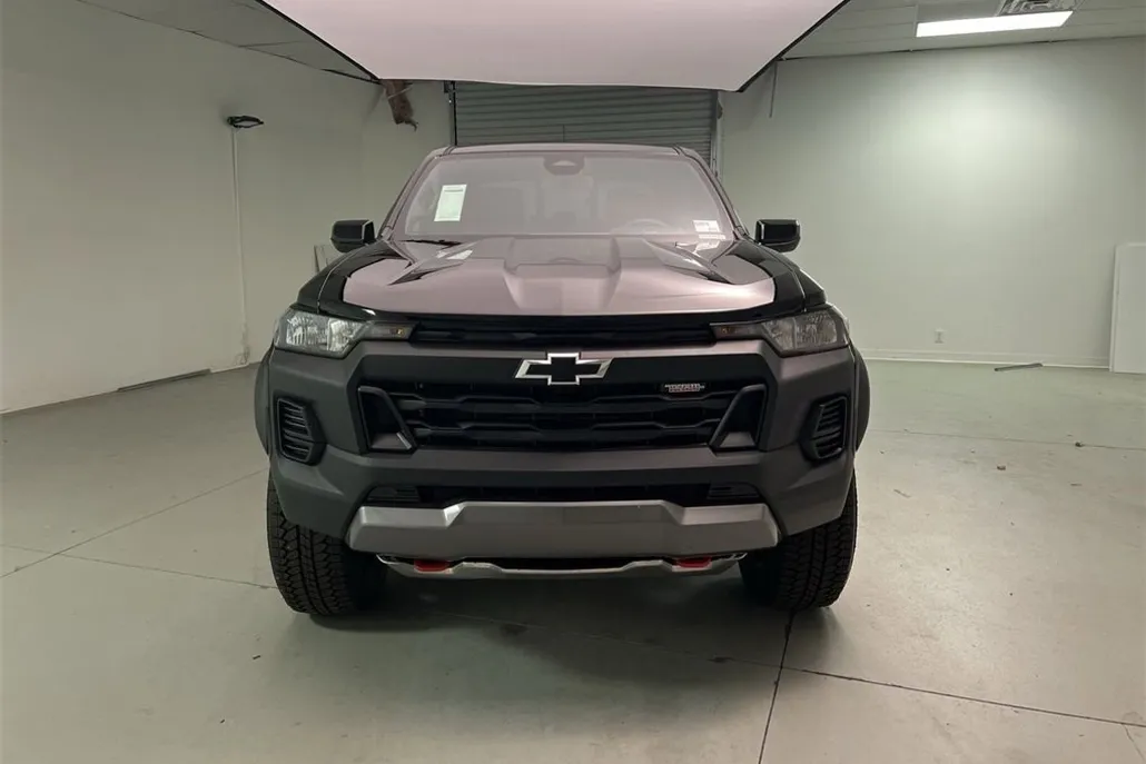 2026 Chevrolet Colorado Trail Boss photo 1