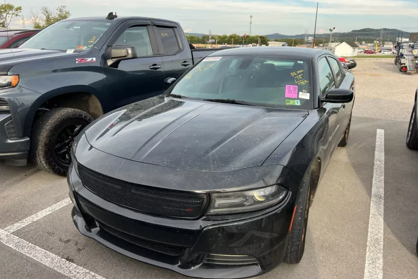 2015 Dodge Charger SXT photo 1